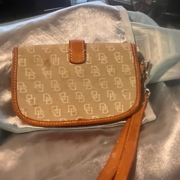 Dooney & Burke Wristlet - Picture 2 of 5